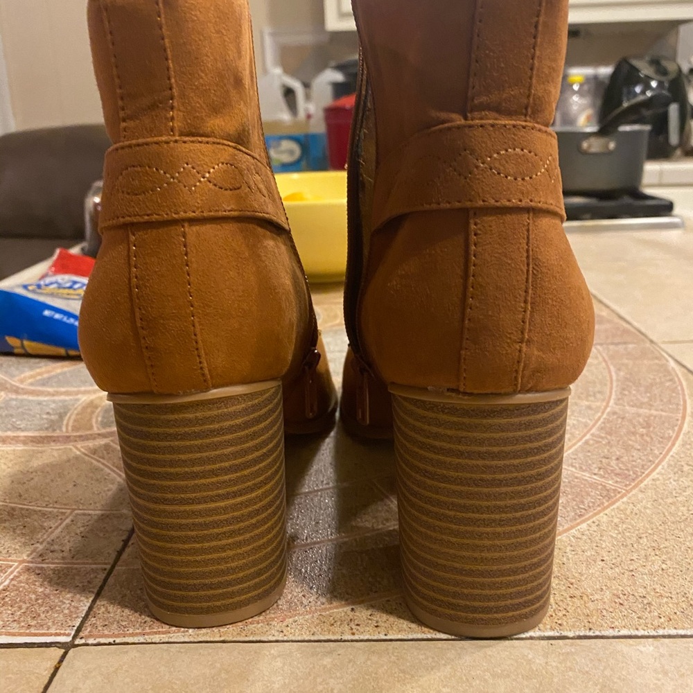 Boots - Picture 2 of 3